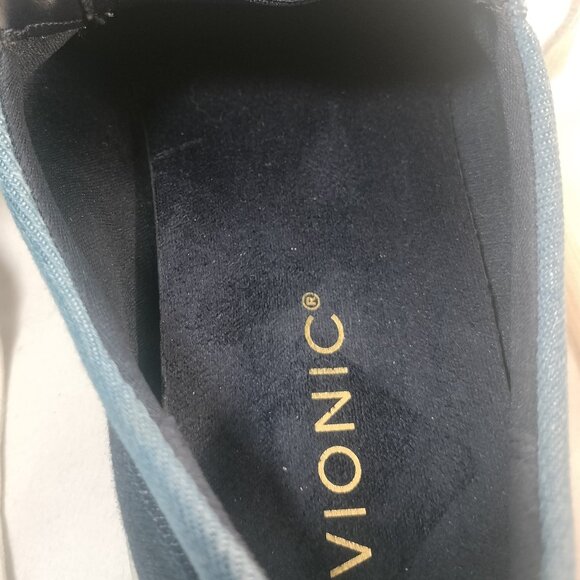 Vionic Winny Low Top Sneaker - Picture 2 of 10